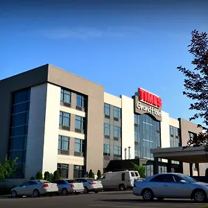 Grand Times - Aeroport De 4* Quebec City